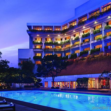 Отель Taj Bengal Калькутта Экстерьер фото
