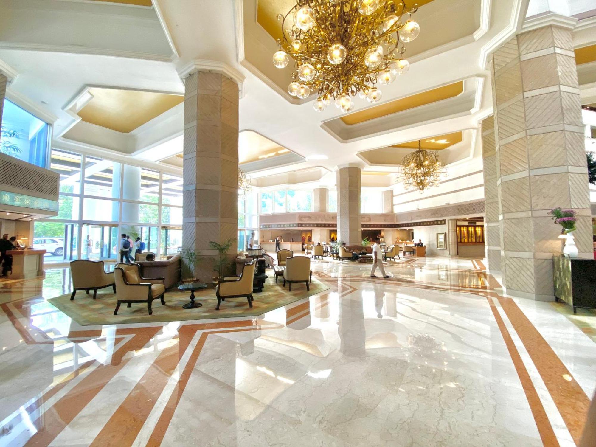 Отель Taj Bengal Калькутта Экстерьер фото